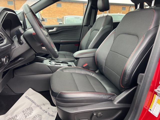 Certified 2023 Ford Escape ST-Line w/ Tech Pack #1 image 18