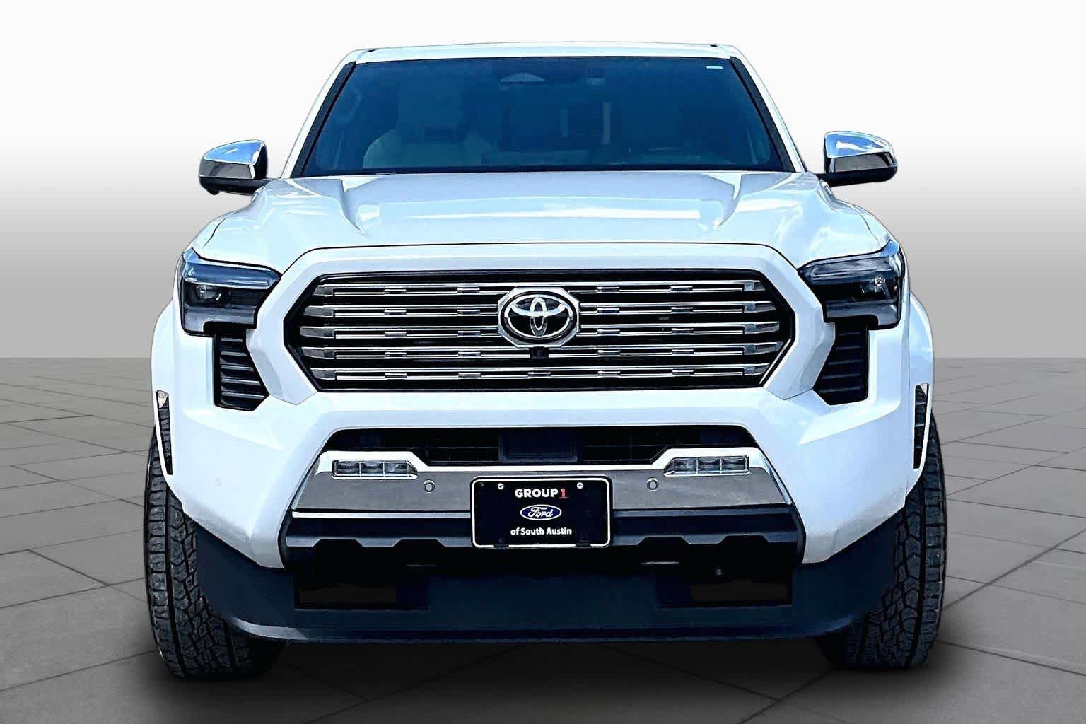 Used 2025 Toyota Tacoma Limited AWD/4WD image 4