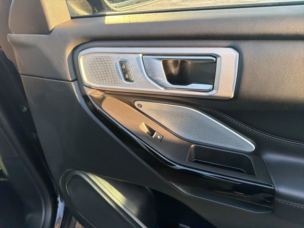 Certified 2023 Ford Explorer Platinum w/ Technology Package image 31