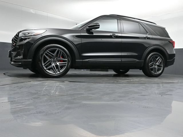 Certified 2025 Ford Explorer ST AWD/4WD image 42