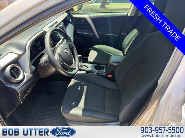 Used 2017 Toyota RAV4 LE FWD image 6
