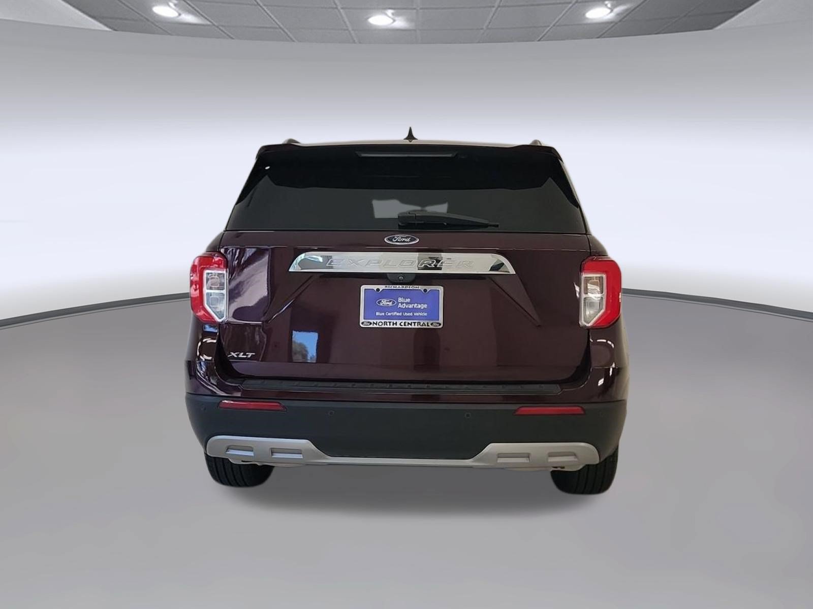 Certified 2022 Ford Explorer XLT w/ Equipment Group 202A RWD image 8