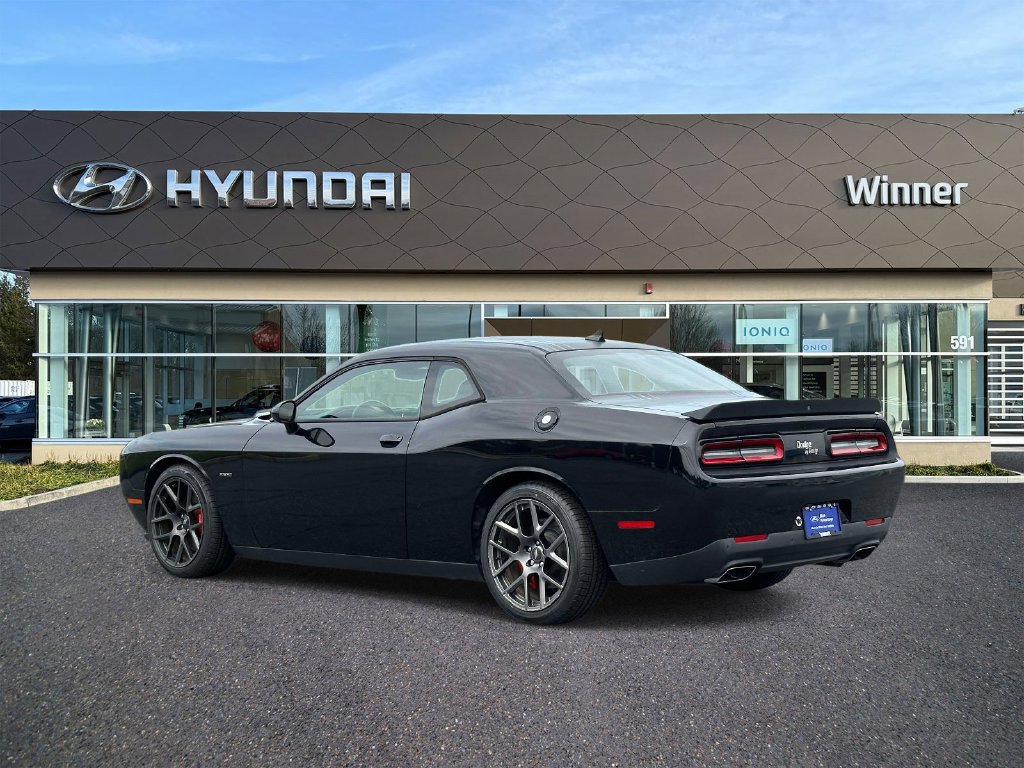 Used 2018 Dodge Challenger R/T Plus RWD image 2