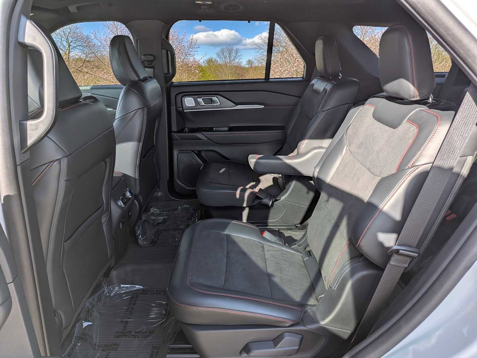 Certified 2025 Ford Explorer ST AWD/4WD image 17