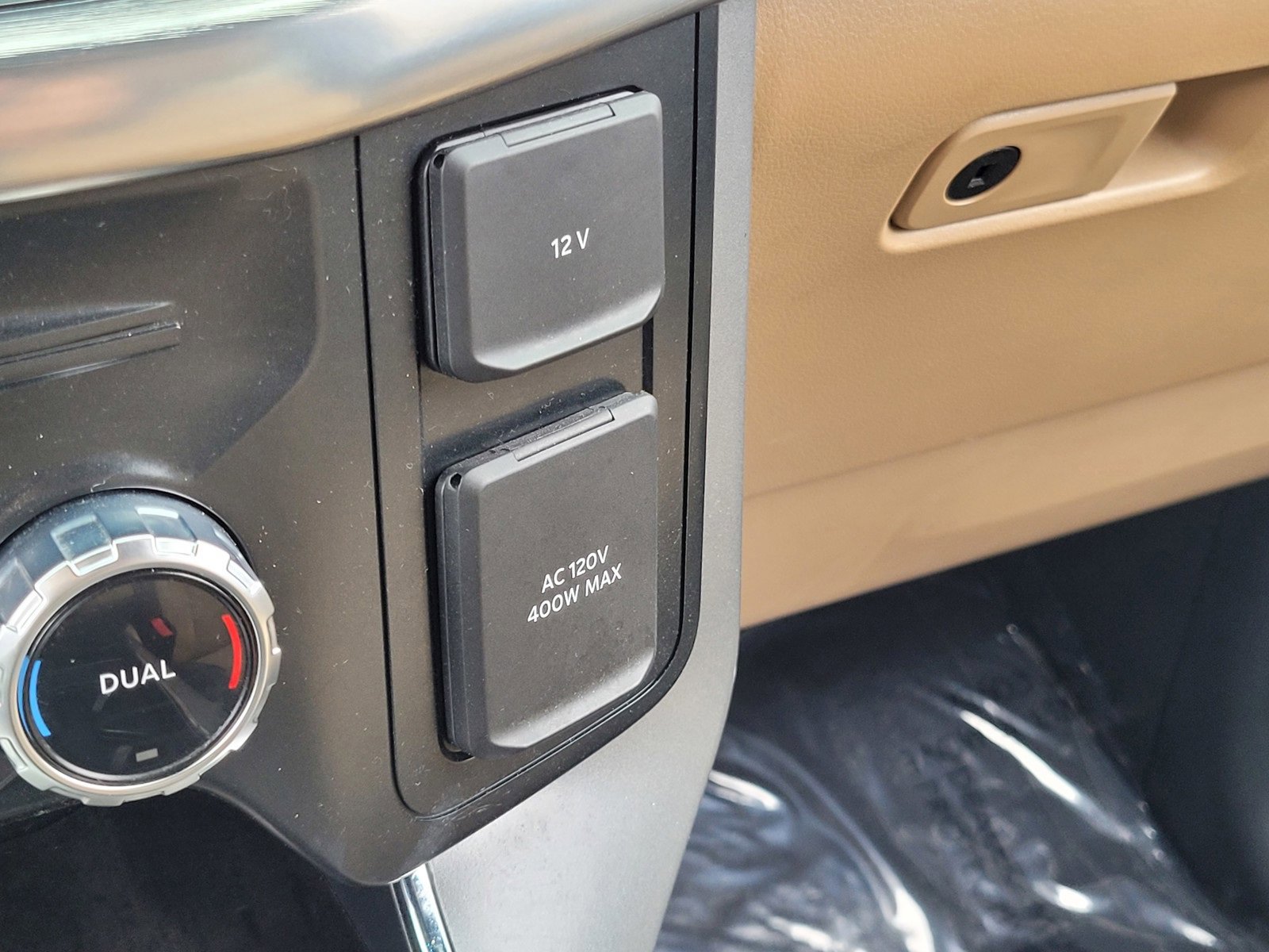 Certified 2022 Ford F150 Lariat w/ Equipment Group 502A High image 26