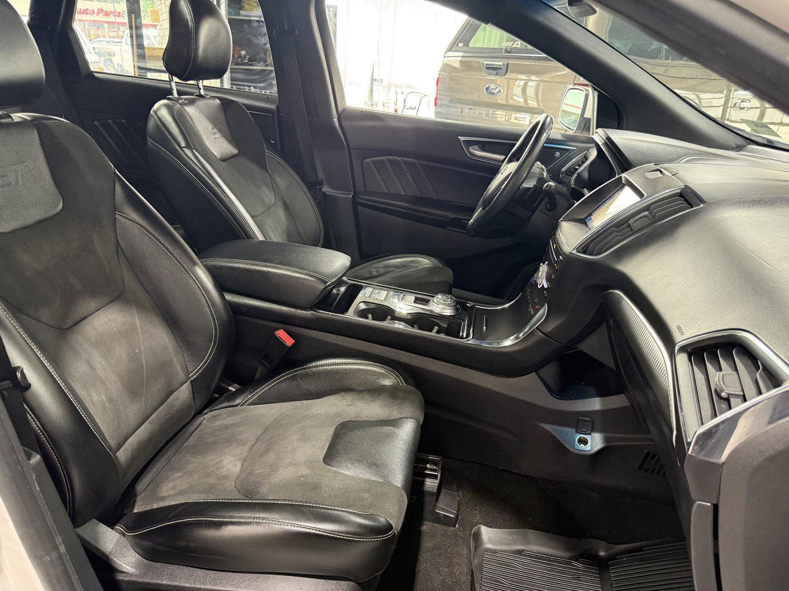 Certified 2019 Ford Edge ST w/ Equipment Group 401A AWD/4WD image 27