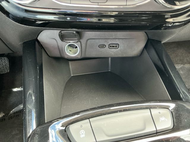 Used 2024 Chevrolet Trax LT w/ Driver Confidence Package FWD image 24