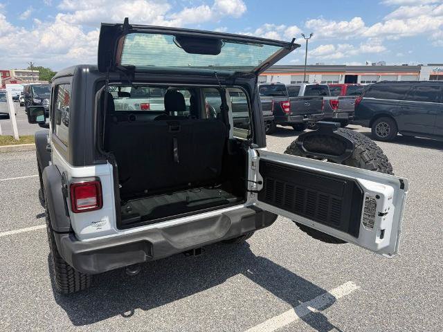 Used 2020 Jeep Wrangler Sport AWD/4WD image 9