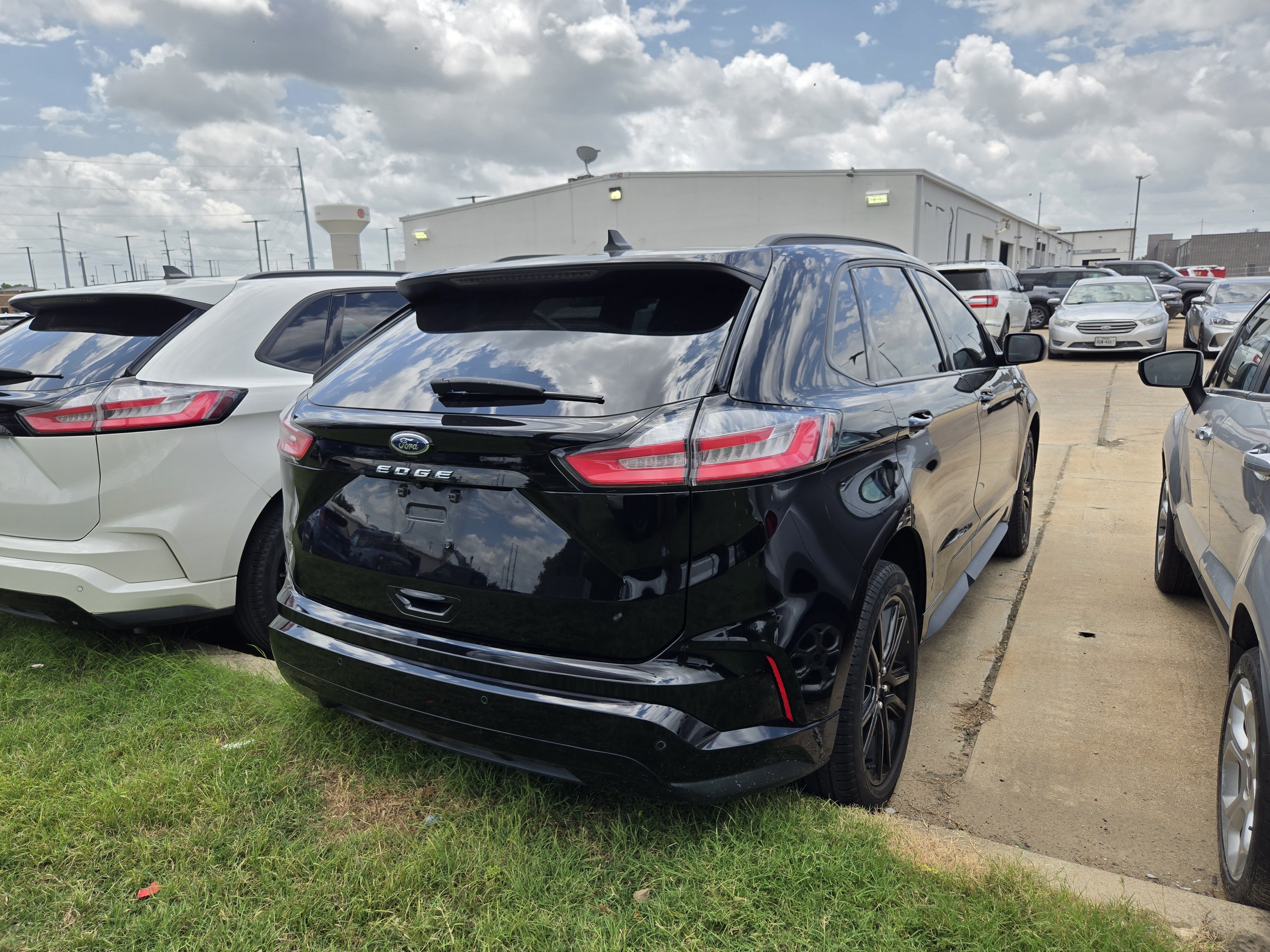 Certified 2023 Ford Edge ST-Line AWD/4WD image 4