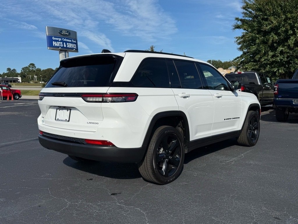 Used 2025 Jeep Grand Cherokee Altitude image 4