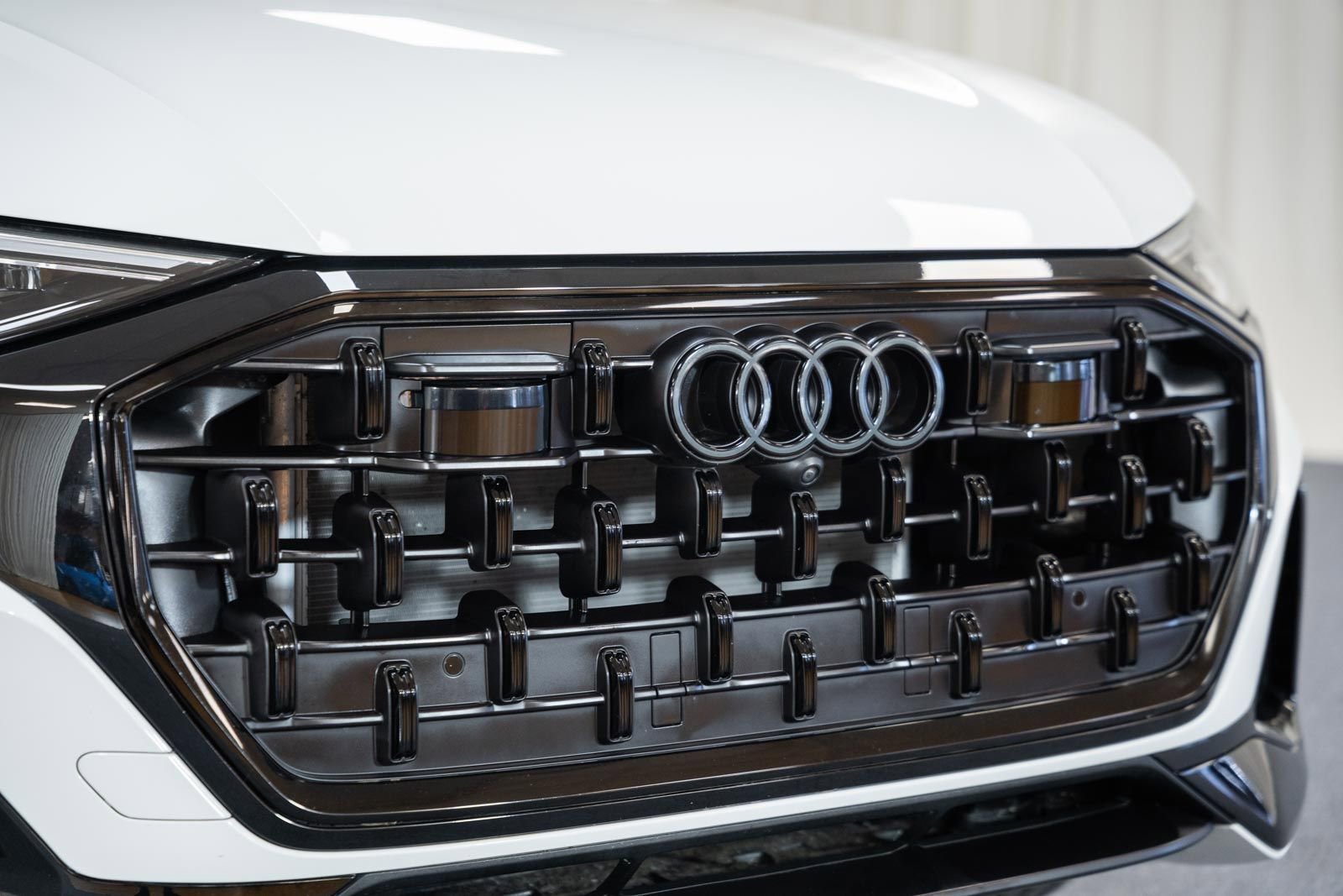 Used 2025 Audi Q8 Premium Plus AWD/4WD image 13