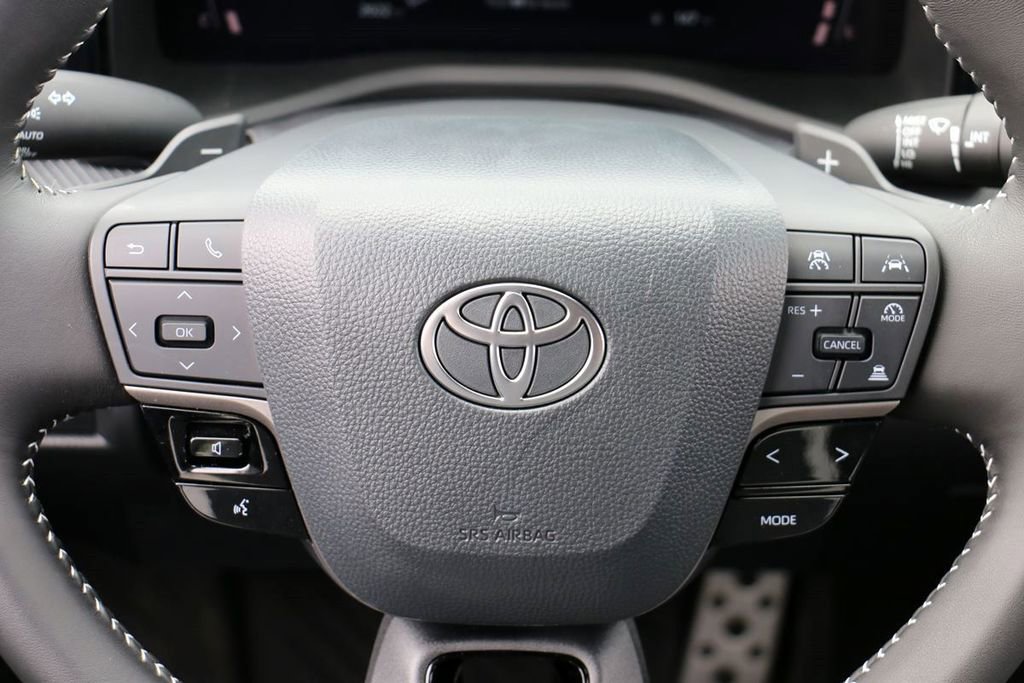 Used 2026 Toyota Camry XLE w/ Convenience Package image 24