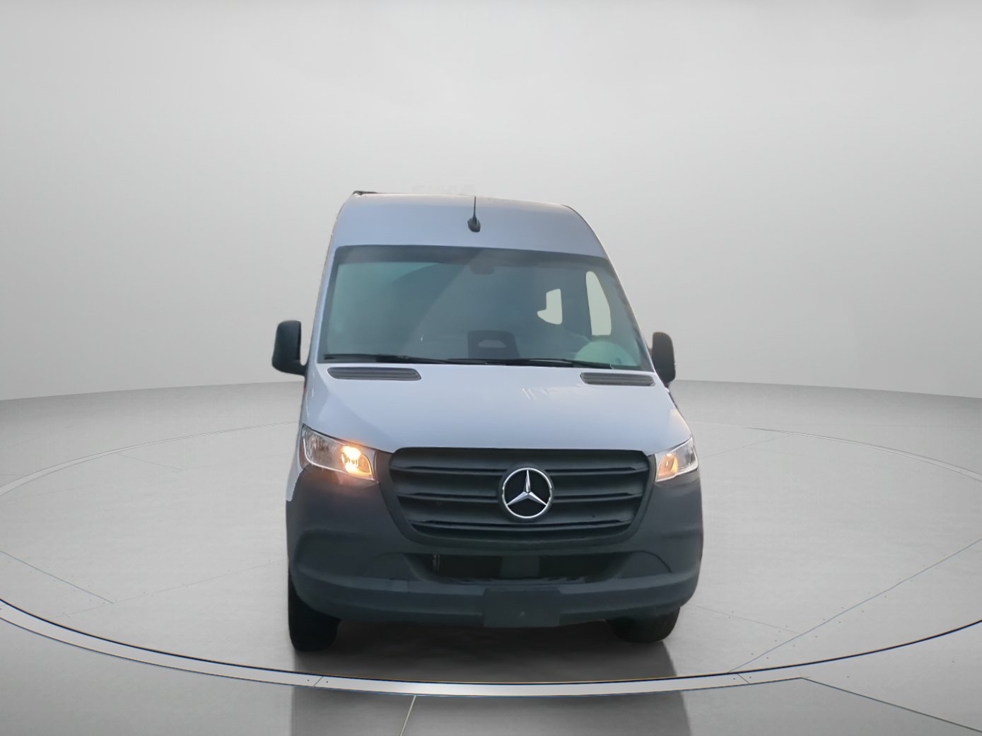 Used 2025 Mercedes-Benz Sprinter 2500 image 4