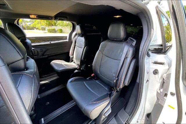 Used 2024 Toyota Sienna XSE FWD image 28