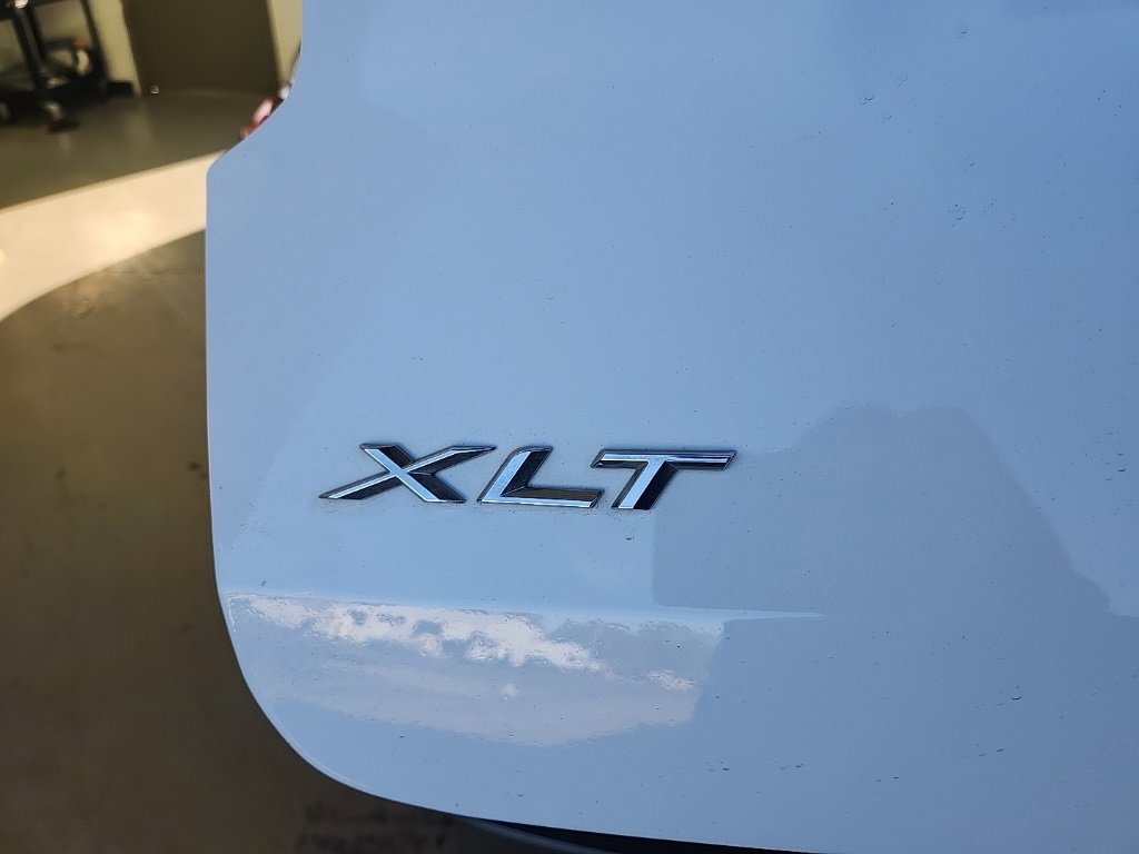 Certified 2021 Ford Explorer XLT w/ Equipment Group 202A image 6