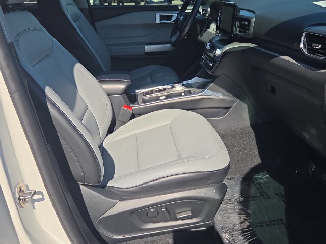 Certified 2021 Ford Explorer XLT w/ Equipment Group 202A RWD image 30