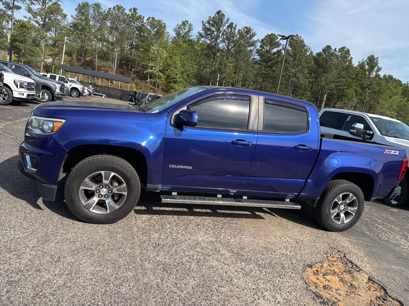 Used 2017 Chevrolet Colorado Z71 image 2