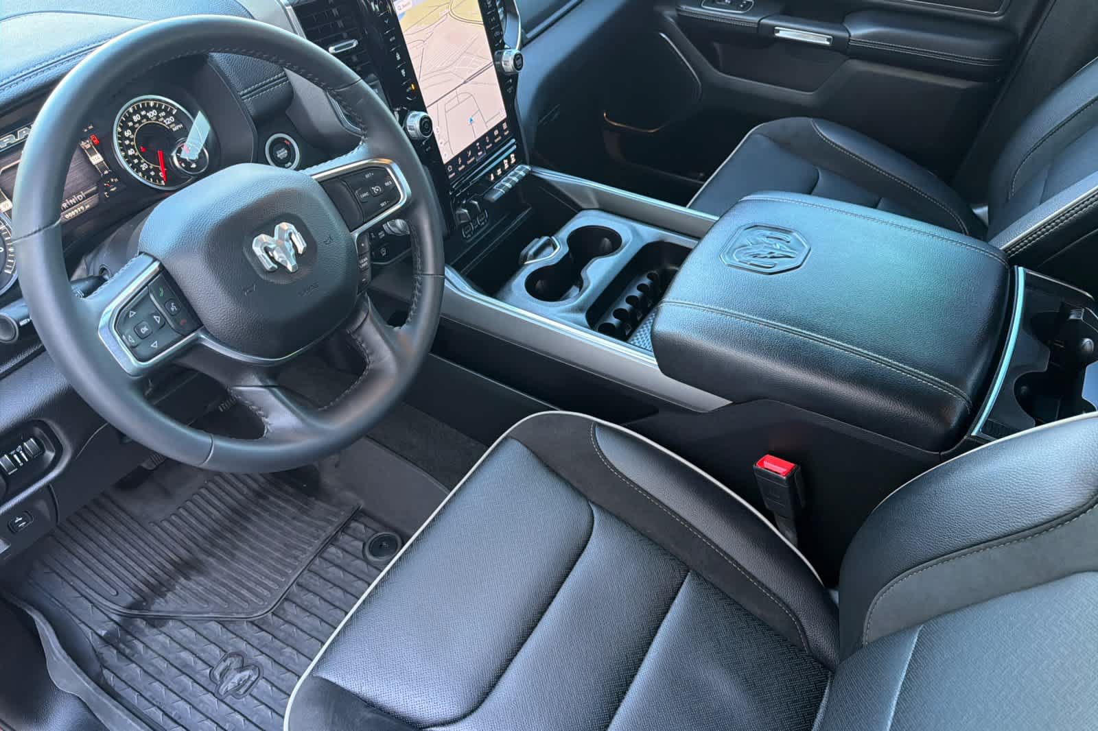 Used 2024 RAM 1500 Laramie AWD/4WD image 11