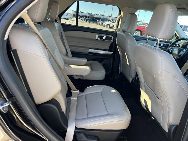 Certified 2021 Ford Explorer XLT w/ Equipment Group 202A image 15