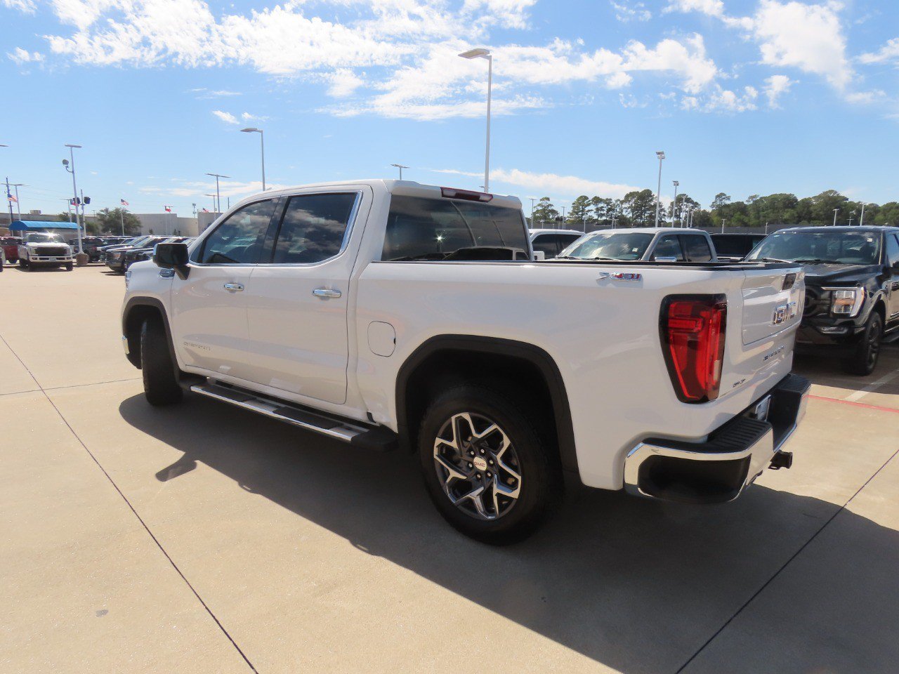Used 2025 GMC Sierra 1500 SLT w/ SLT Premium Package AWD/4WD image 15