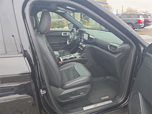 Certified 2023 Ford Explorer ST-Line w/ Class IV Trailer Tow Package image 24