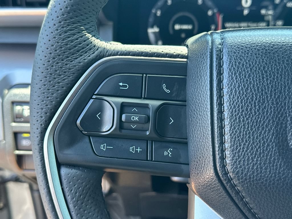 Used 2025 Toyota Tacoma TRD Sport AWD/4WD image 24