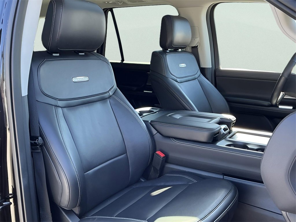 Certified 2025 Ford Expedition Max Platinum image 21