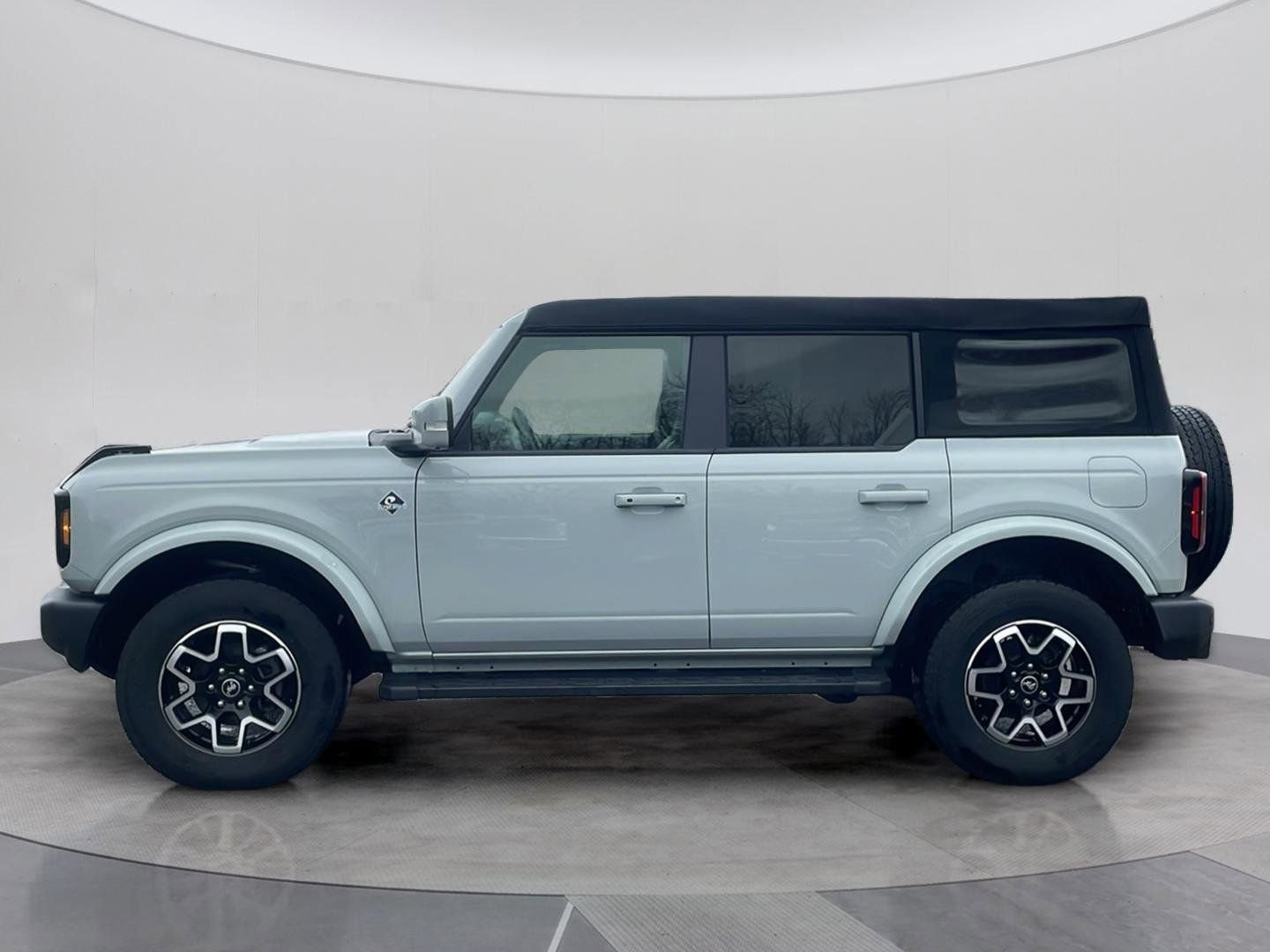 Certified 2024 Ford Bronco Outer Banks AWD/4WD image 2