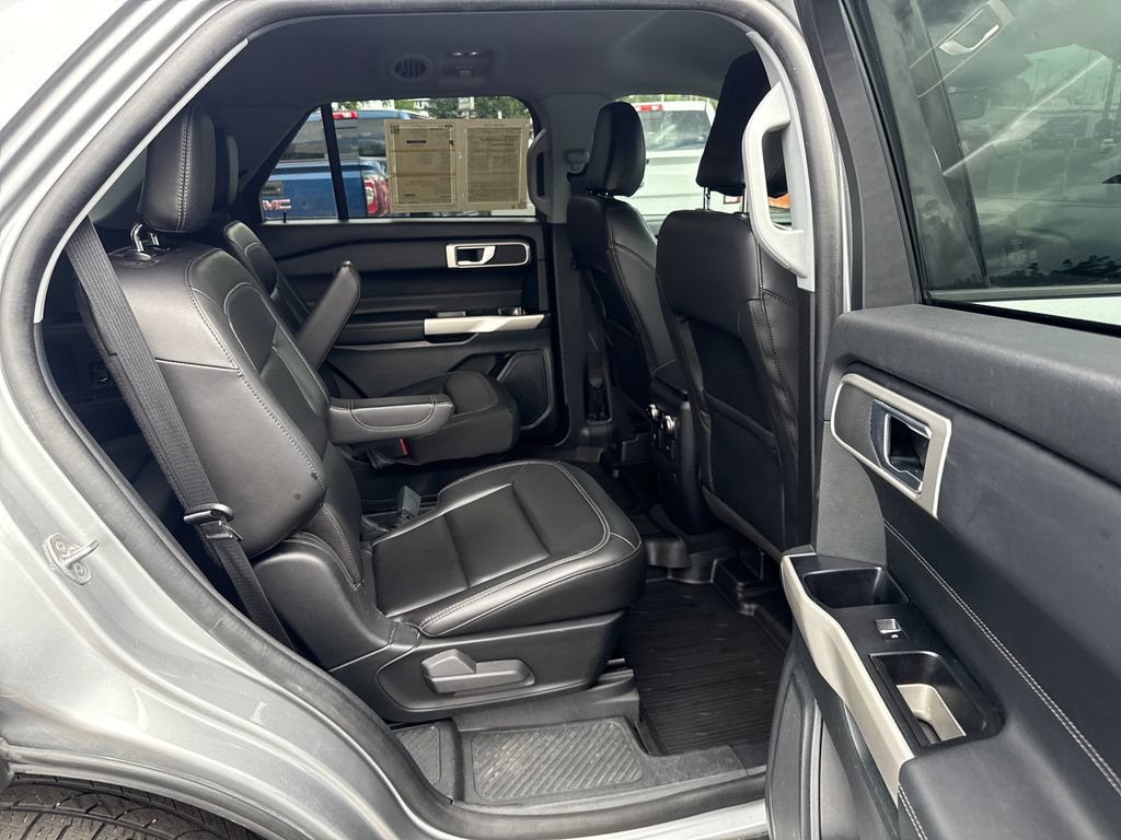 Certified 2023 Ford Explorer XLT w/ Equipment Group 202A AWD/4WD image 25
