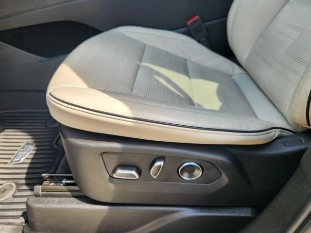 Used 2024 Cadillac Escalade Sport w/ LPO, ONYX Package RWD image 23