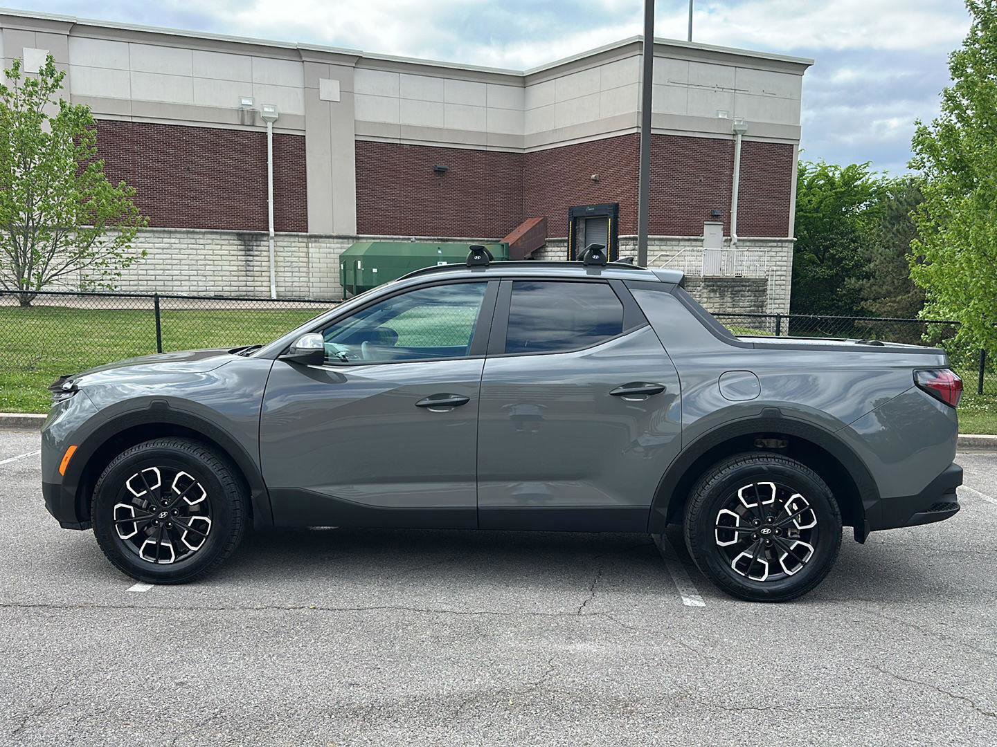 Used 2023 Hyundai Santa Cruz SEL w/ Activity Package AWD/4WD image 2