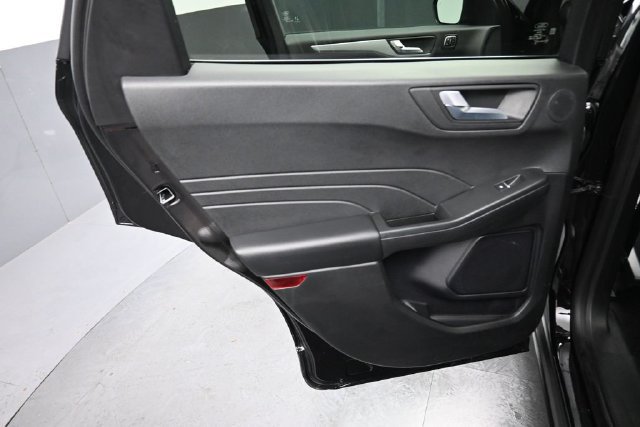 Certified 2026 Ford Escape SE w/ PHEV Premium Package FWD image 23