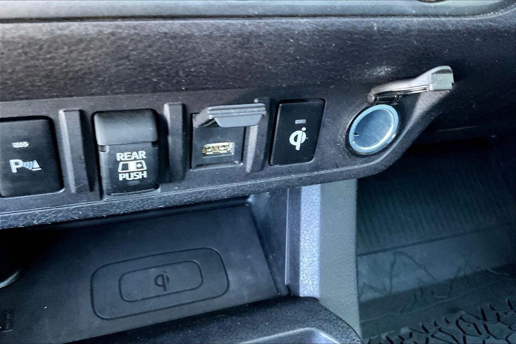 Used 2020 Toyota Tacoma TRD Pro AWD/4WD image 16