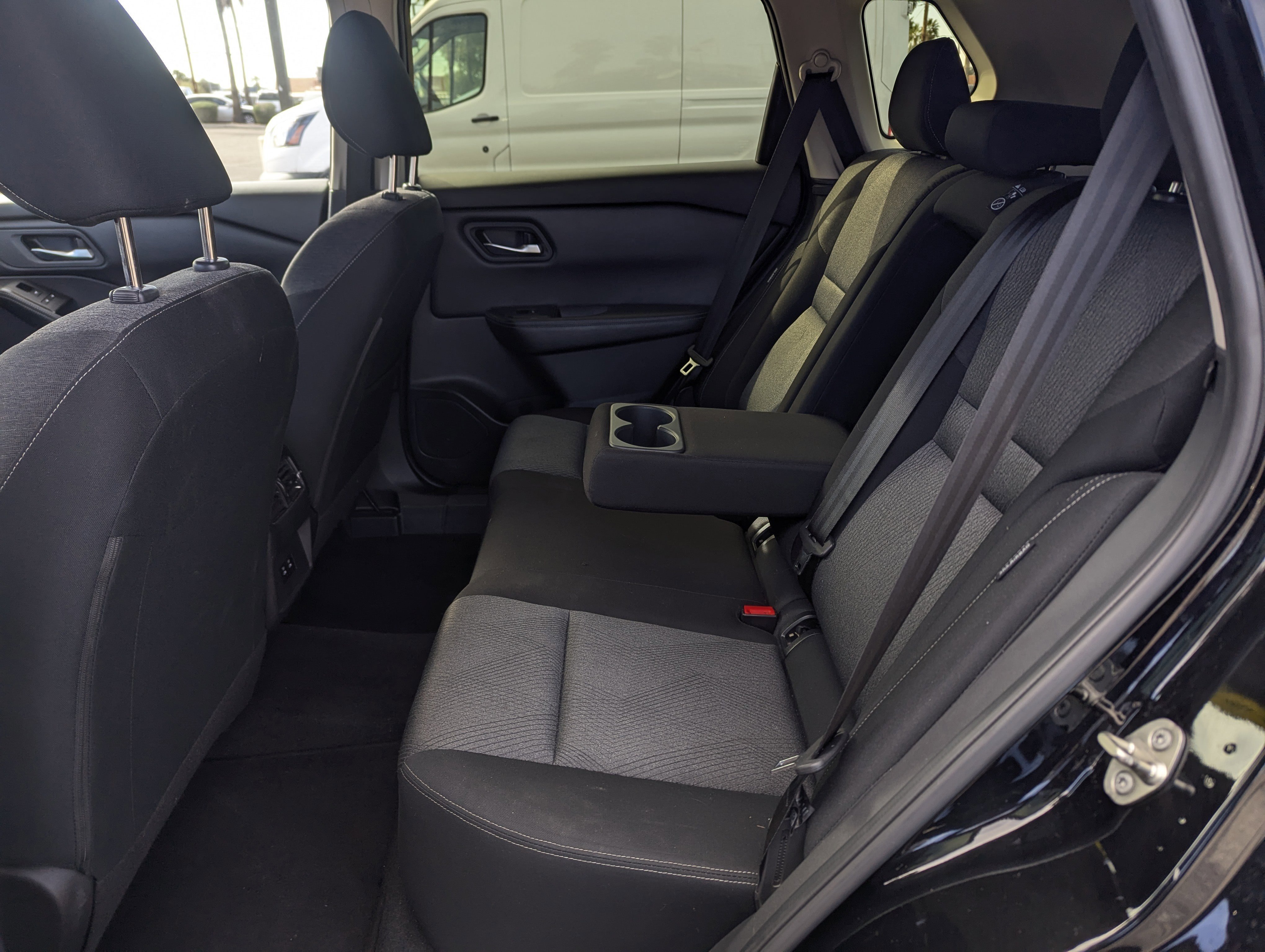 Used 2024 Nissan Rogue SV image 8