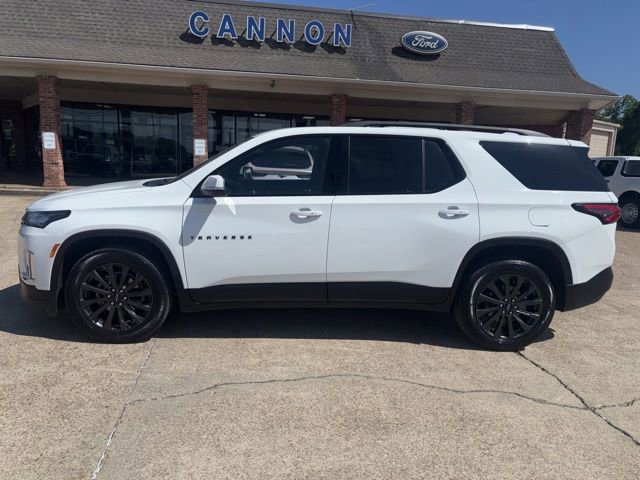Used 2022 Chevrolet Traverse RS FWD image 2