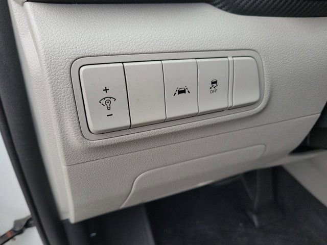 Used 2020 Hyundai Tucson SE image 22