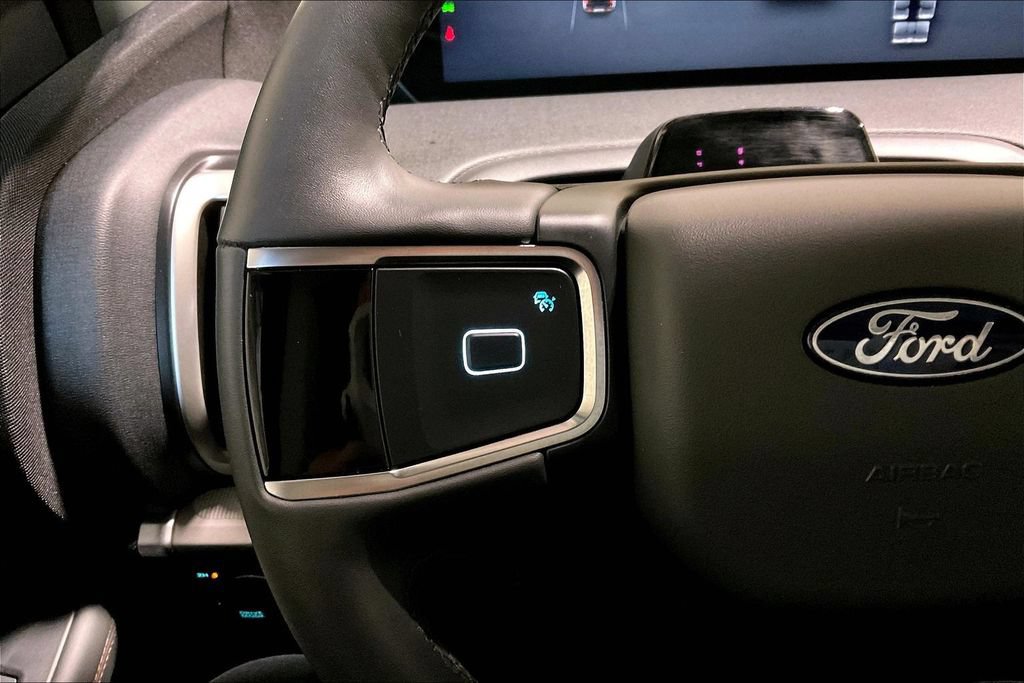Certified 2025 Ford Expedition Active AWD/4WD image 17