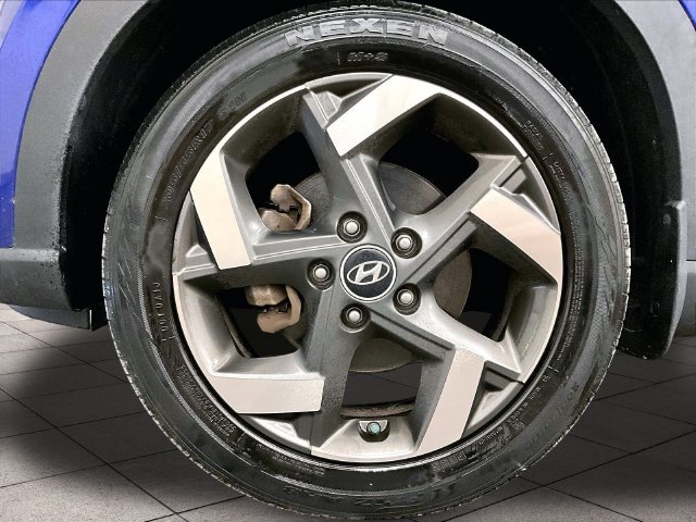 Used 2022 Hyundai Venue Limited FWD image 8