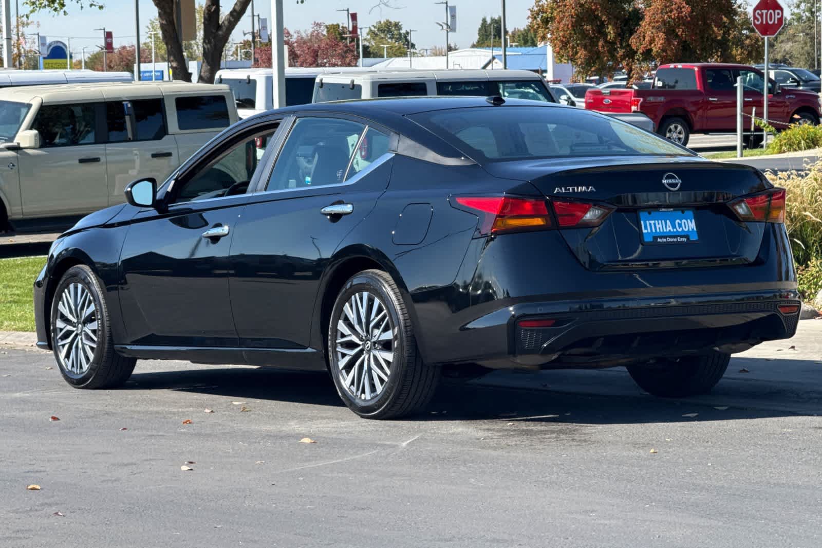 Used 2025 Nissan Altima 2.5 SV FWD image 6