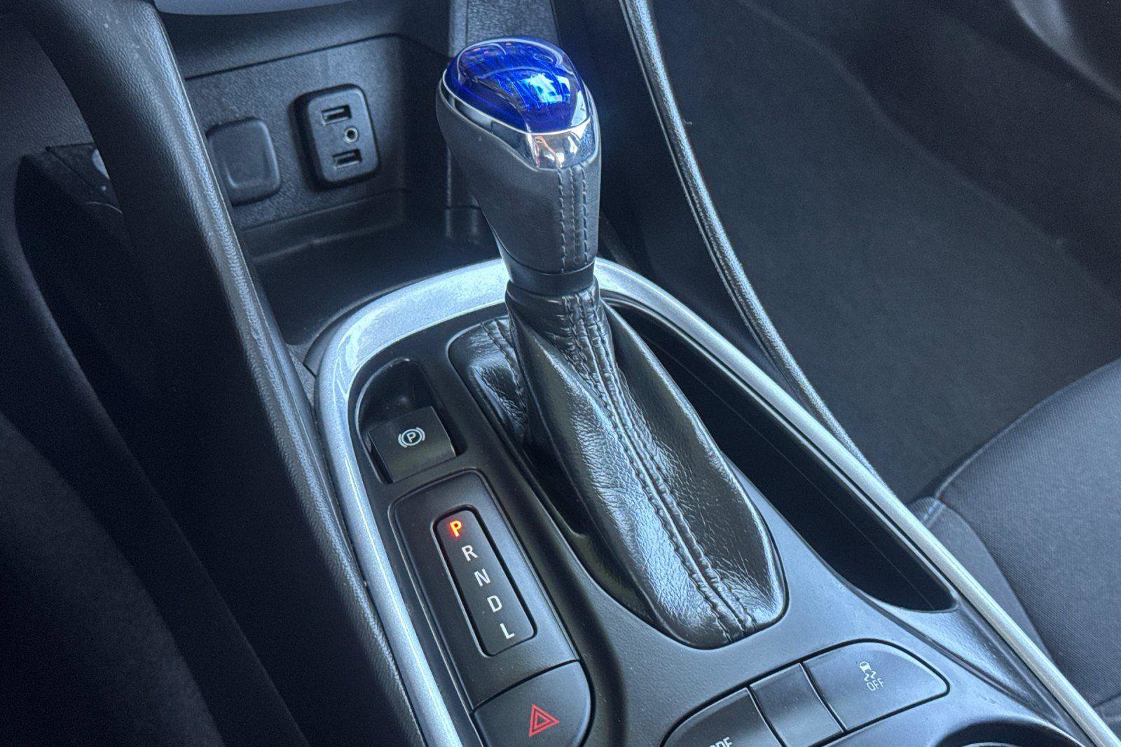 Used 2017 Chevrolet Volt LT w/ Comfort Package image 16