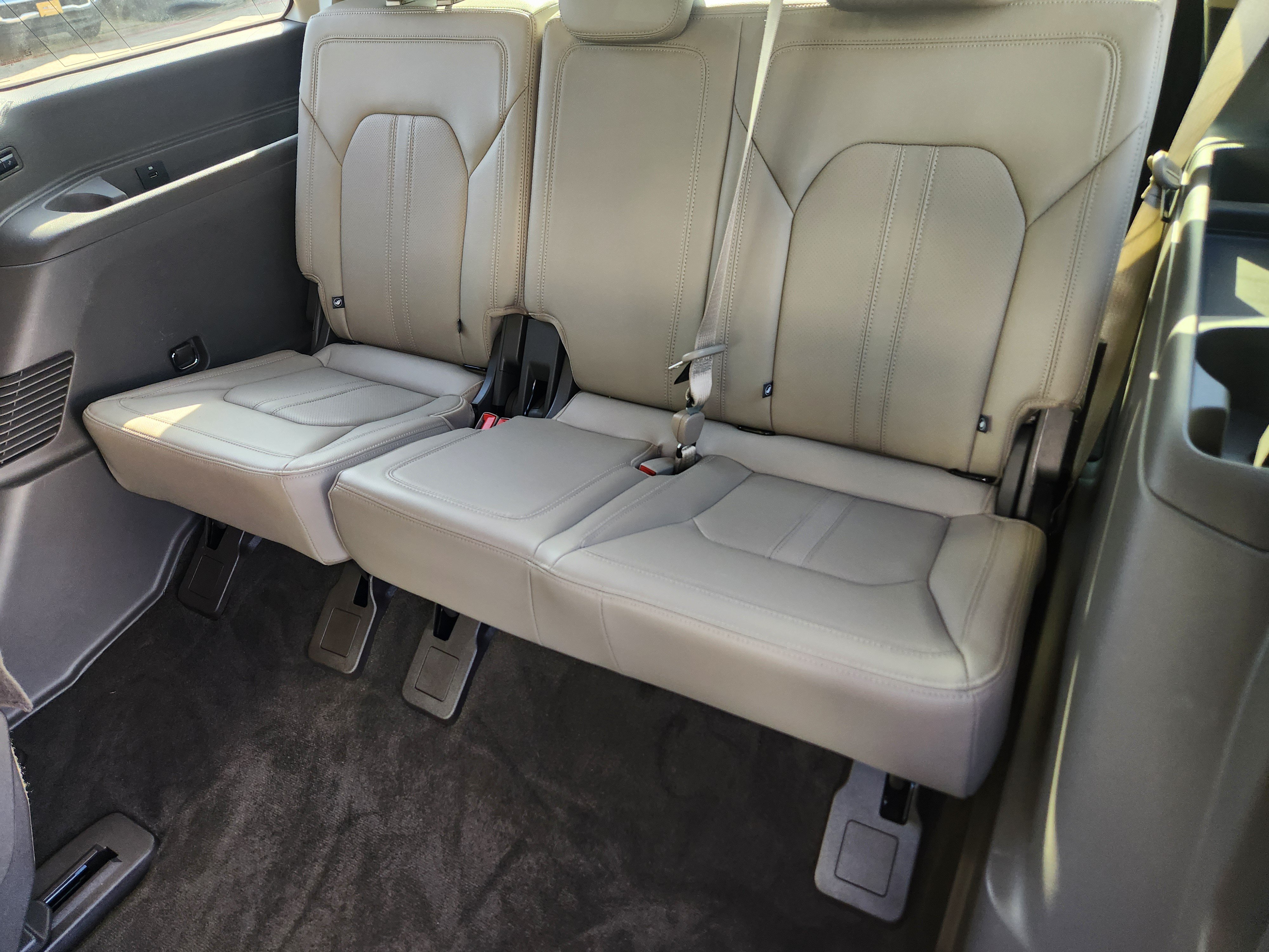 Certified 2019 Ford Expedition Limited w/ Driver Assistance Package RWD image 23