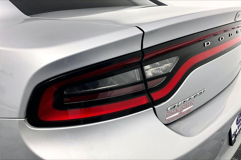 Used 2020 Dodge Charger SXT RWD image 29