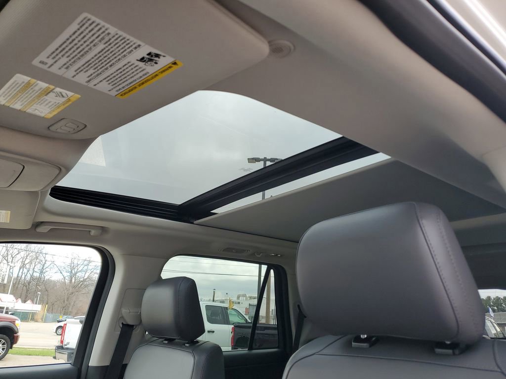 Certified 2025 Ford Expedition Active image 21