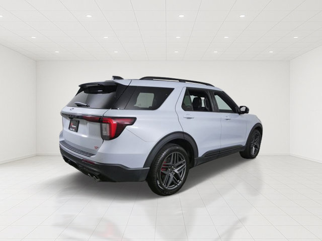 Certified 2026 Ford Explorer ST AWD/4WD image 7