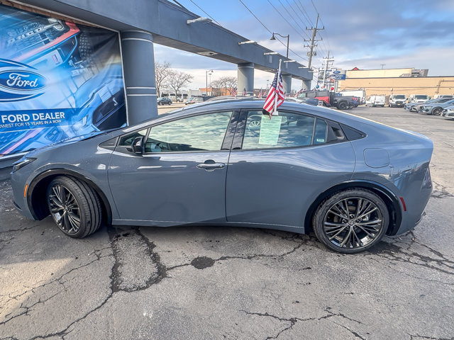 Used 2025 Toyota Prius XLE image 3