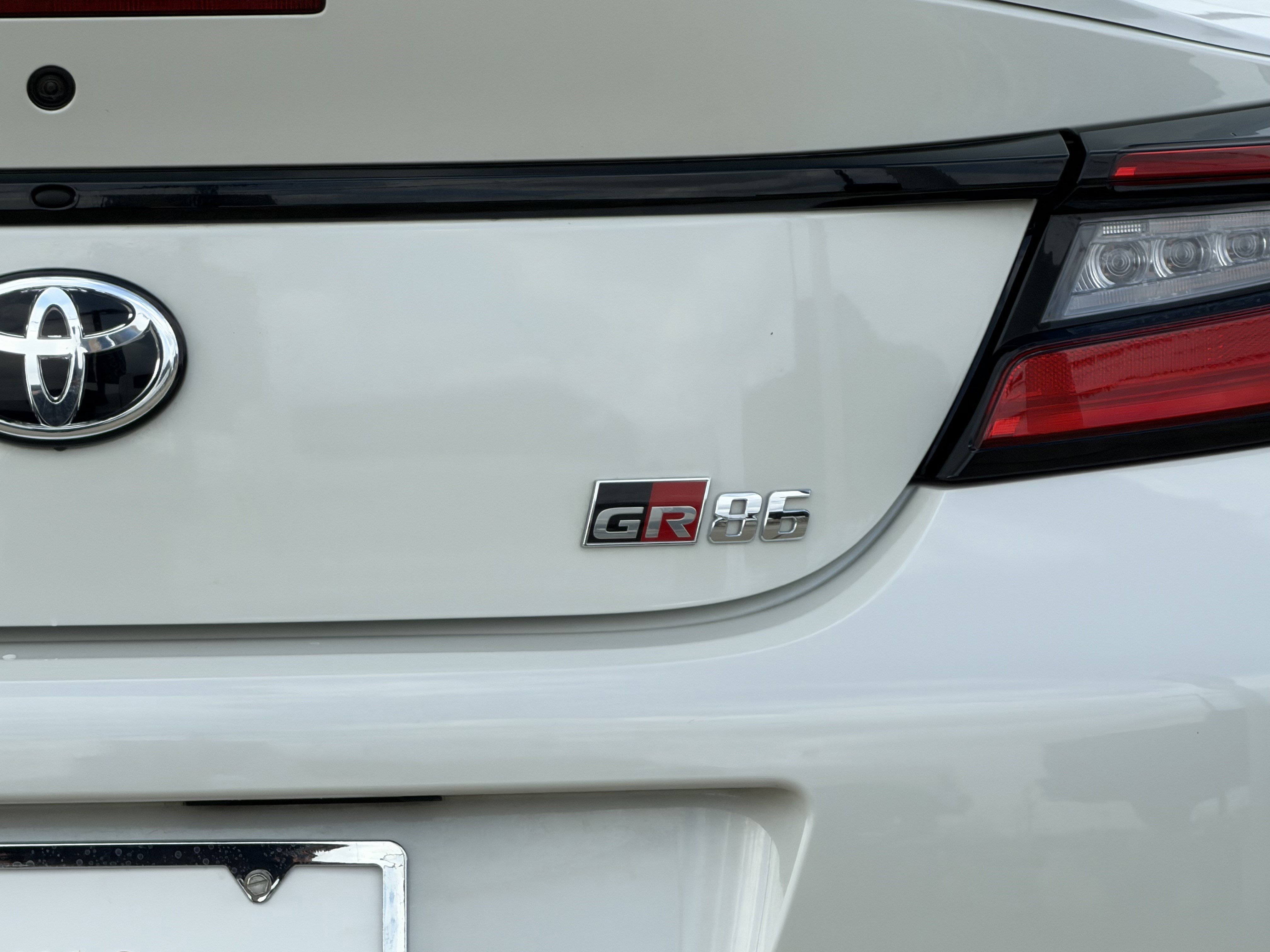 Used 2025 Toyota GR86 Premium w/ ALL Weather Mat Package (TMS) image 10