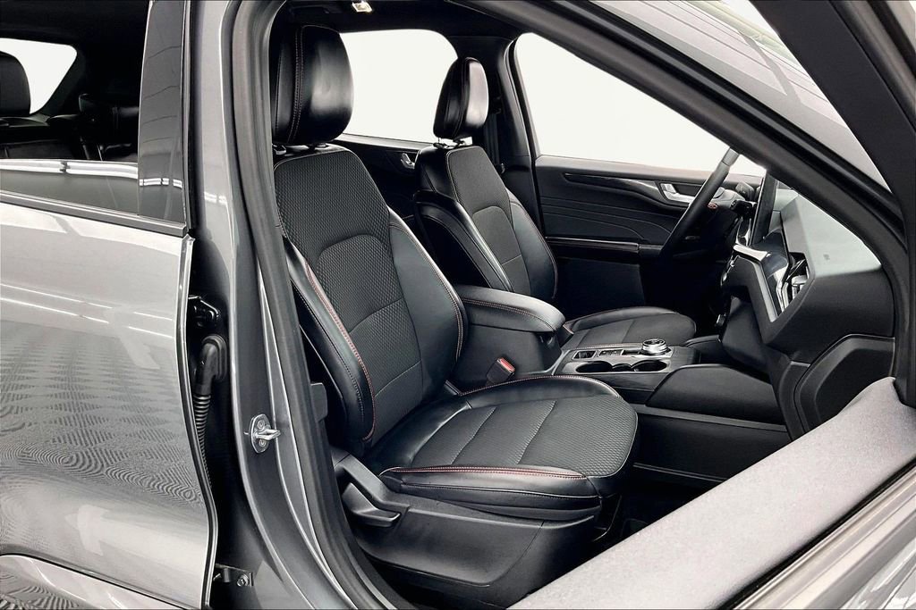 Certified 2023 Ford Escape ST-Line w/ Tech Pack #1 image 9