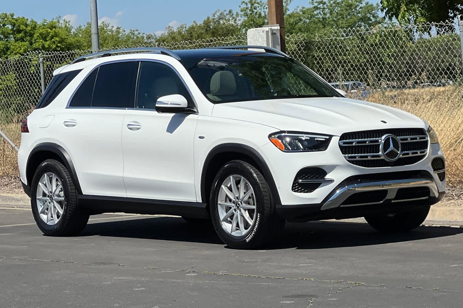 Used 2025 Mercedes-Benz GLE 450e 4MATIC image 9