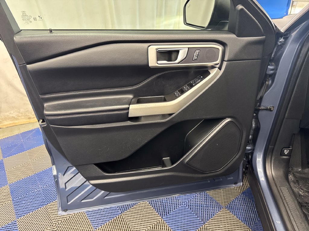 Certified 2021 Ford Explorer XLT AWD/4WD image 11