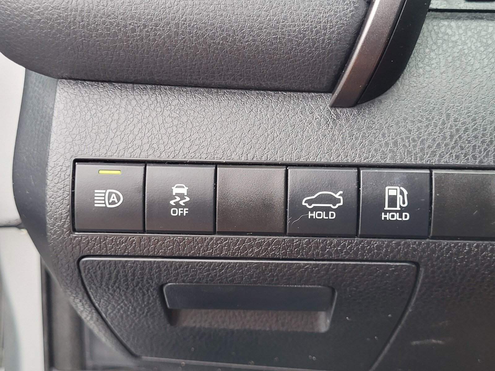 Used 2022 Toyota Camry XSE FWD image 21